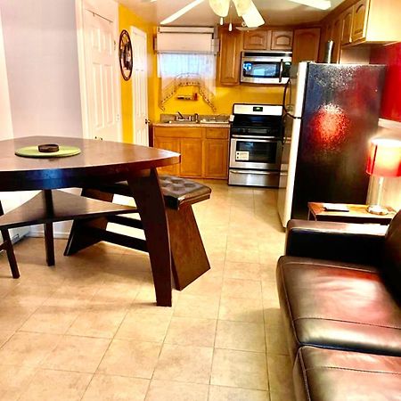 Large 3-Bedrooms/2-Bath Apt, One Block To Train New York Luaran gambar