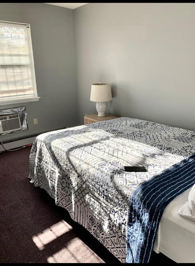 Large 3-Bedrooms/2-Bath Apt, One Block To Train New York Luaran gambar