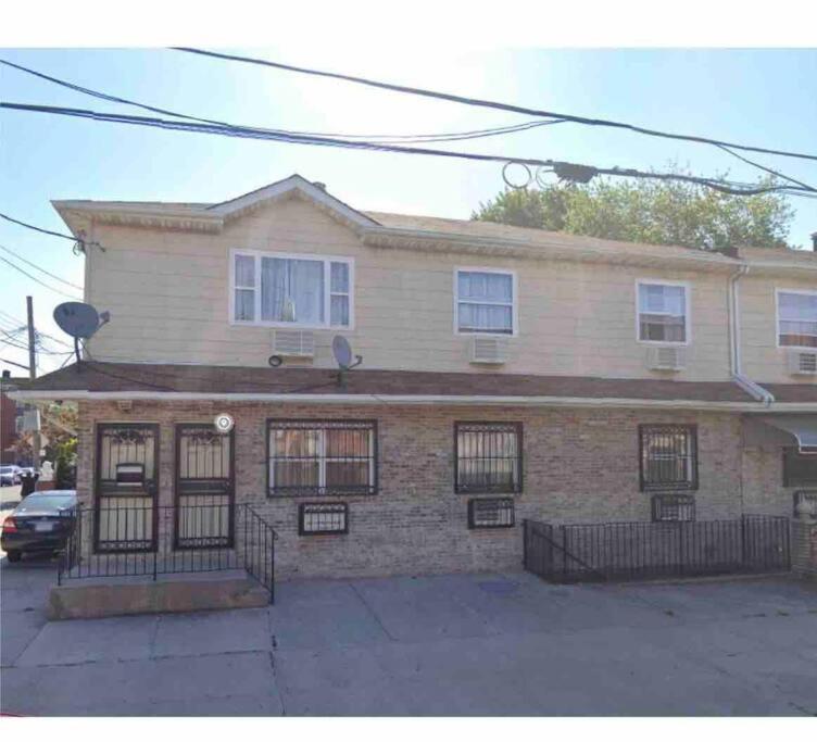 Large 3-Bedrooms/2-Bath Apt, One Block To Train New York Luaran gambar