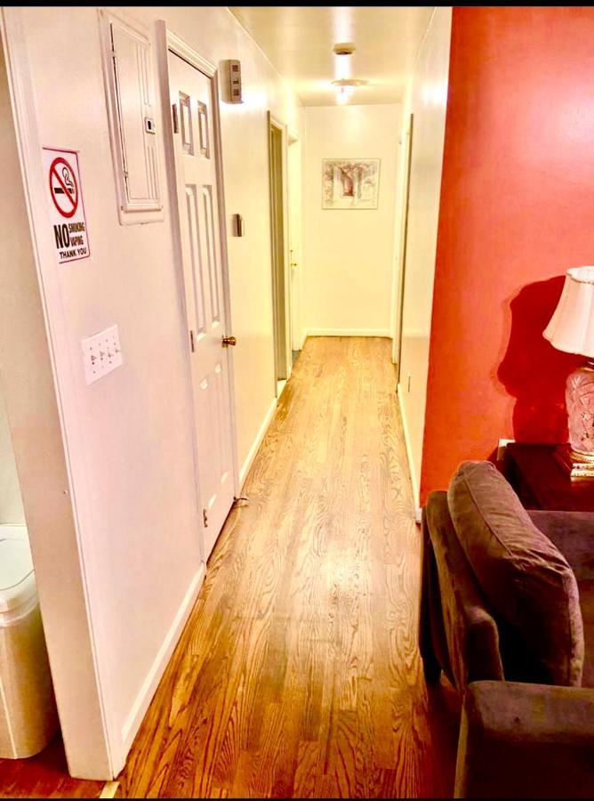 Large 3-Bedrooms/2-Bath Apt, One Block To Train New York Luaran gambar