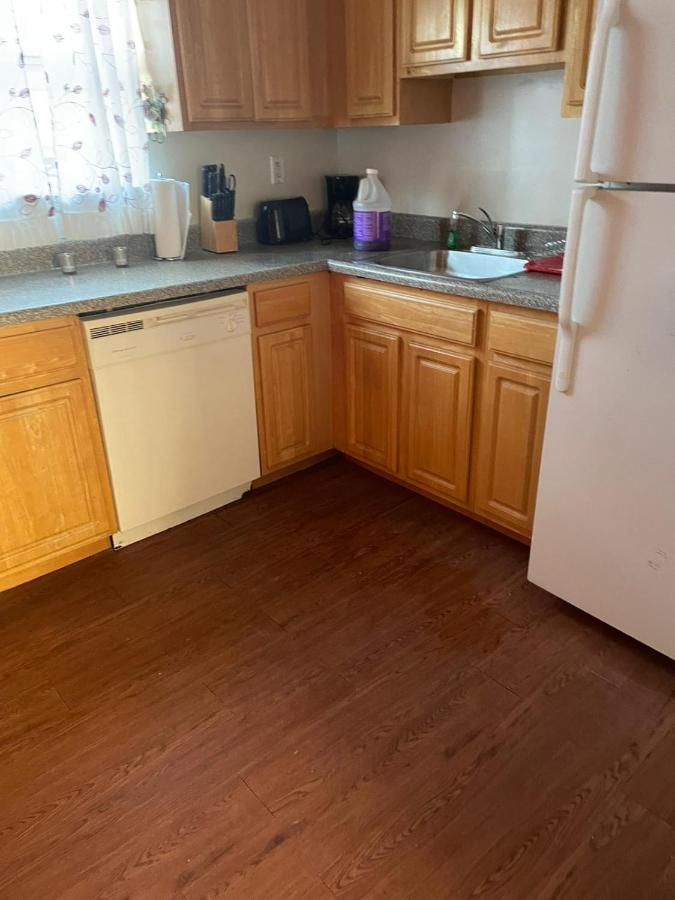 Large 3-Bedrooms/2-Bath Apt, One Block To Train New York Luaran gambar