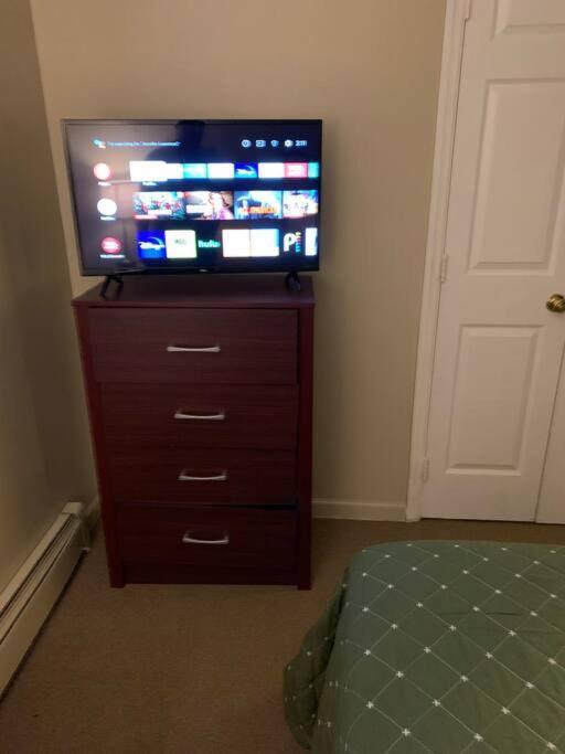 Large 3-Bedrooms/2-Bath Apt, One Block To Train New York Luaran gambar