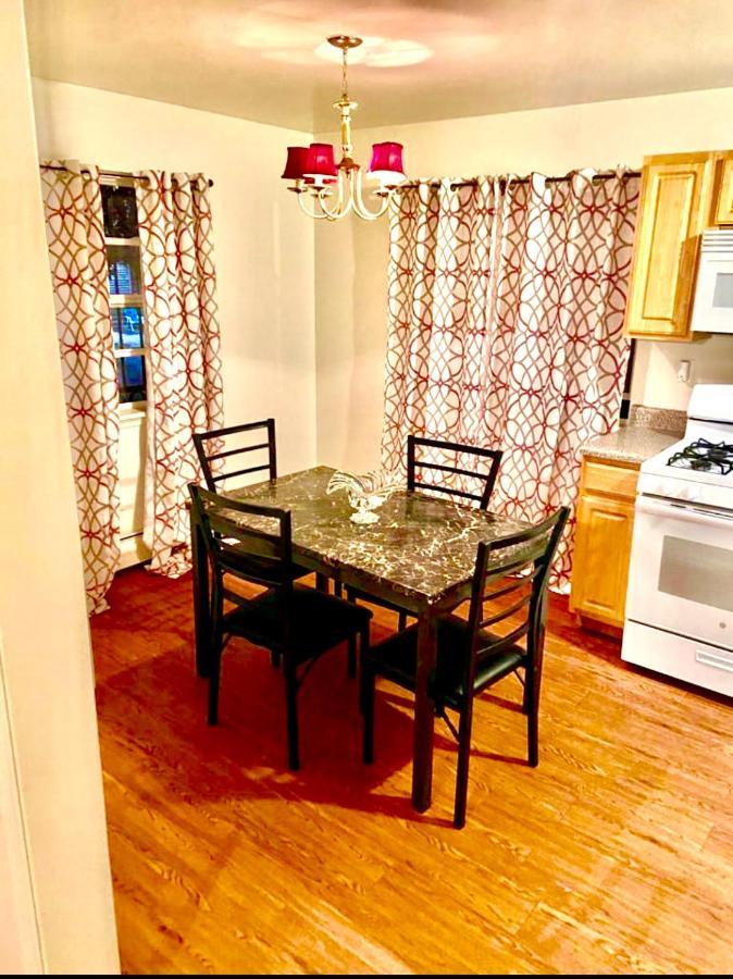 Large 3-Bedrooms/2-Bath Apt, One Block To Train New York Luaran gambar